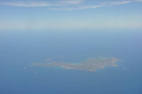 Vista de St. Barth, durante o vôo entre Trinidad e Sint Maarten, no Caribe